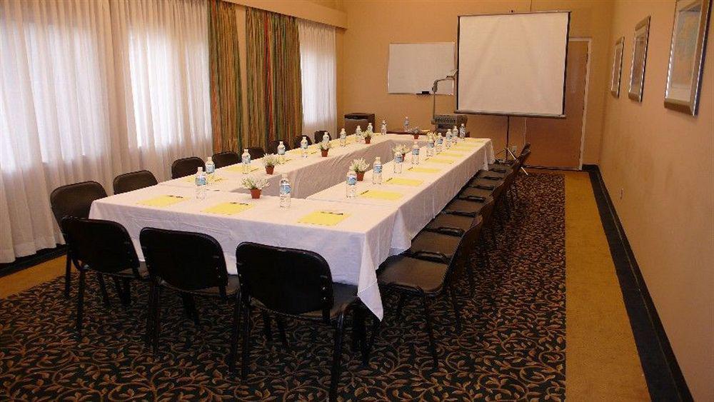 Red Lion Inn And Suites Victoria Facilități foto